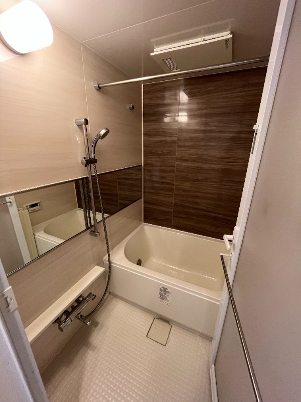 バス・シャワールーム　※別部屋の参考写真です。
