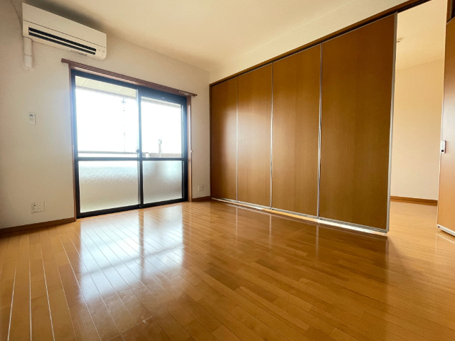 居室・リビング　広々したリビング