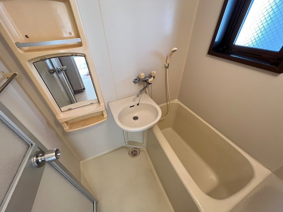 バス・シャワールーム　※別号室の写真です。