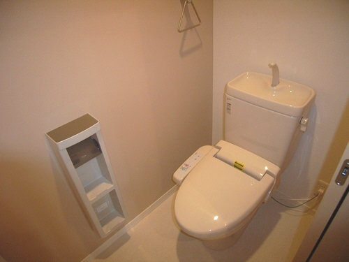 トイレ　洗浄機能付き便座