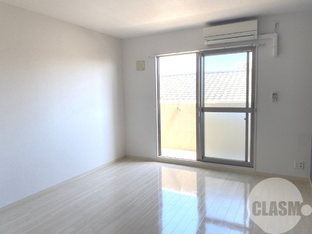 居室・リビング　明るいお部屋です♪