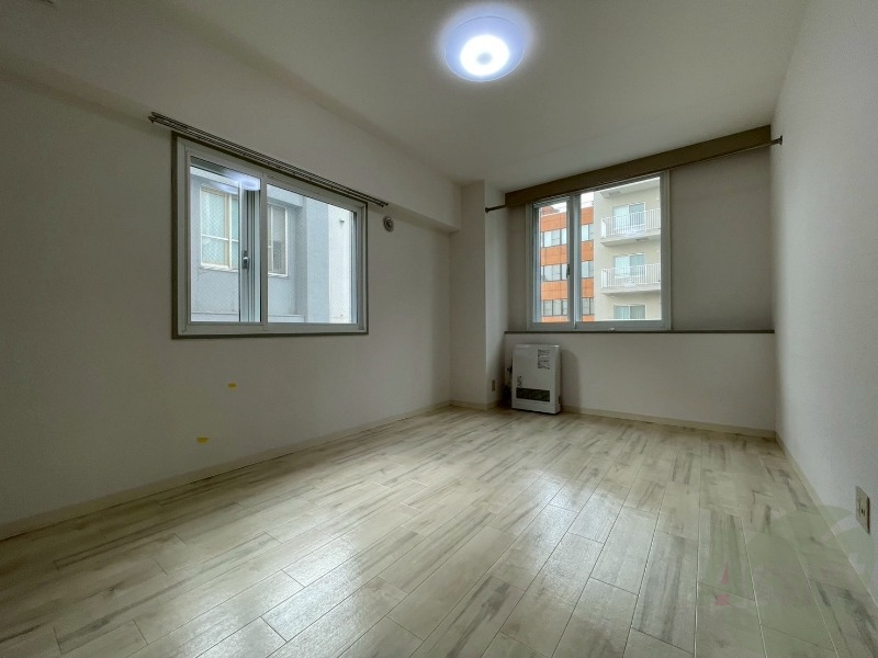 居室・リビング　広くてキレイなお部屋が広がっていて、充実した生活が送れそう。