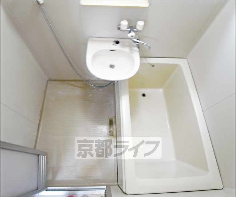 バス・シャワールーム　バスです