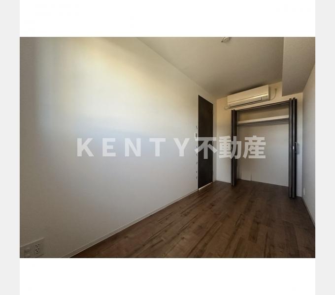 その他部屋・スペース　広くて明るい寝室