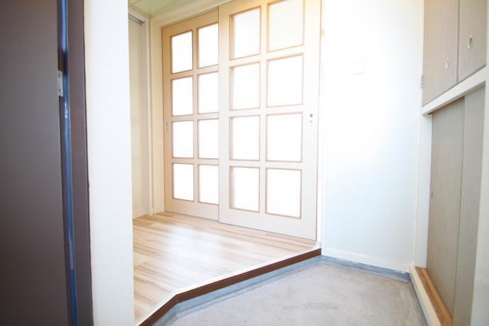 玄関　玄関はシューズボックス付き