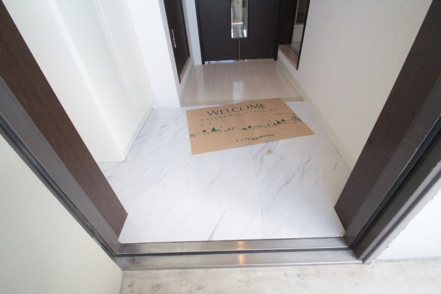 玄関　※別室の参考写真の為、現況優先です。