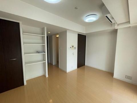 居室・リビング　室内