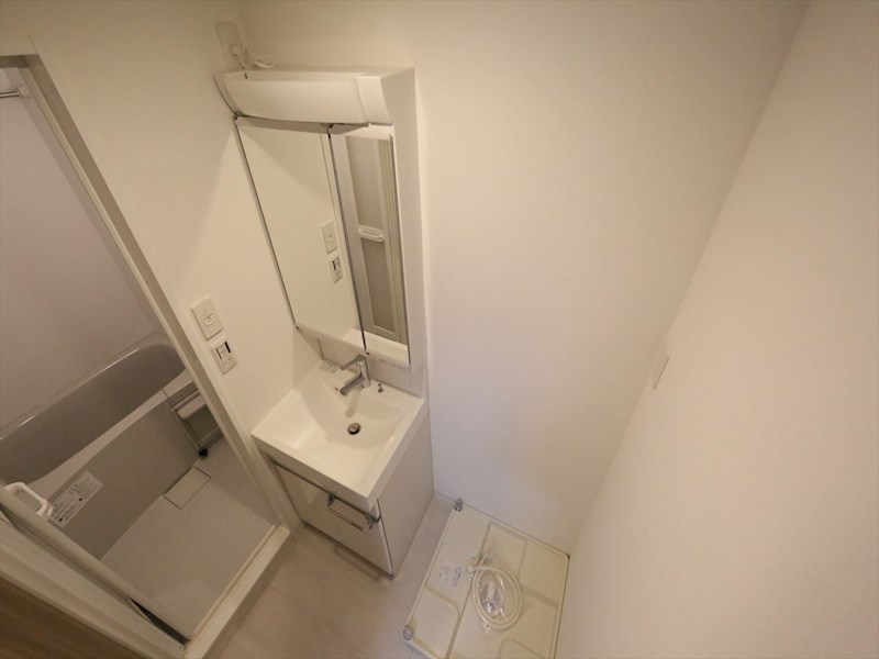 洗面設備　脱衣所　独立洗面台（シャンプードレッサー付）