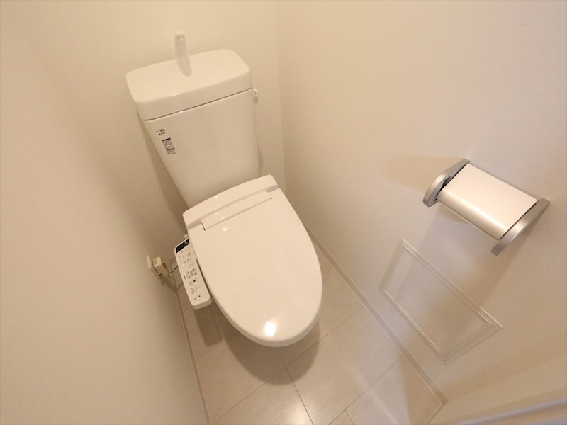 トイレ　温水洗浄便座付トイレ