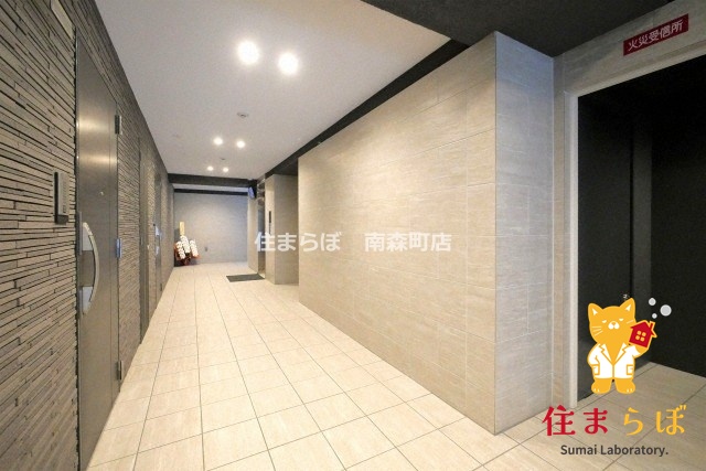 エントランス　「暮らしの設計図は、ここから始まります。」