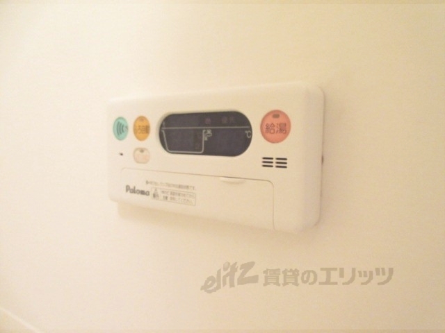 その他設備　給湯器リモコン