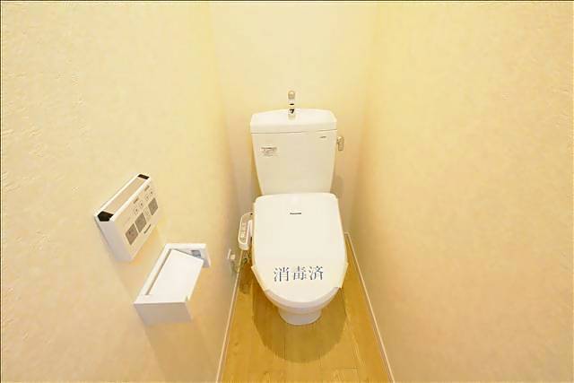 トイレ　快適空間ウォシュレット付き