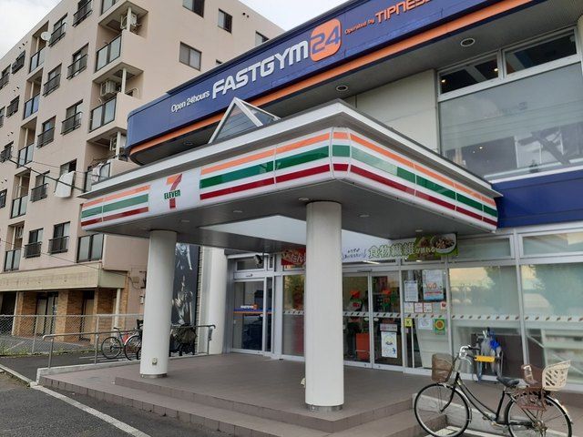 コンビニ　セブンイレブン船橋市場店（コンビニ）まで475m