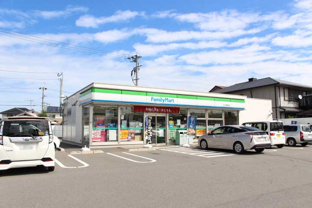 コンビニ　ファミリーマート大分乙津港町店（コンビニ）まで170m