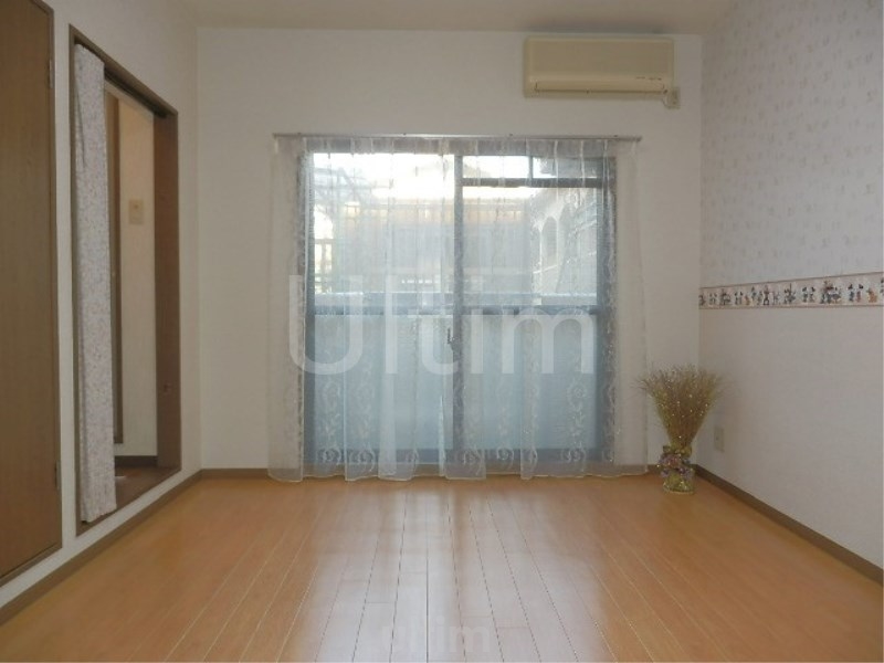 居室・リビング　別の部屋の写真