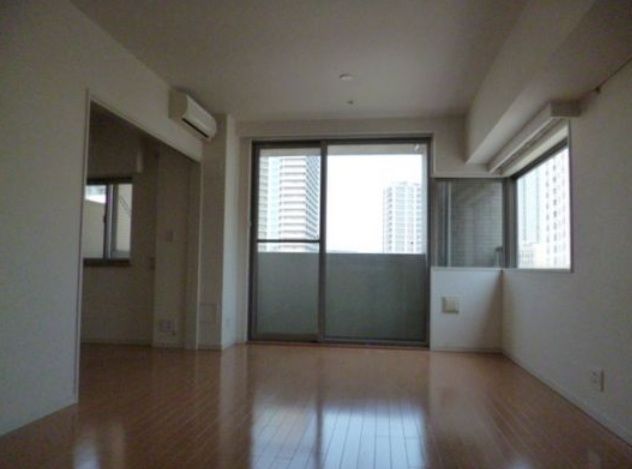 居室・リビング　☆明るい居間☆