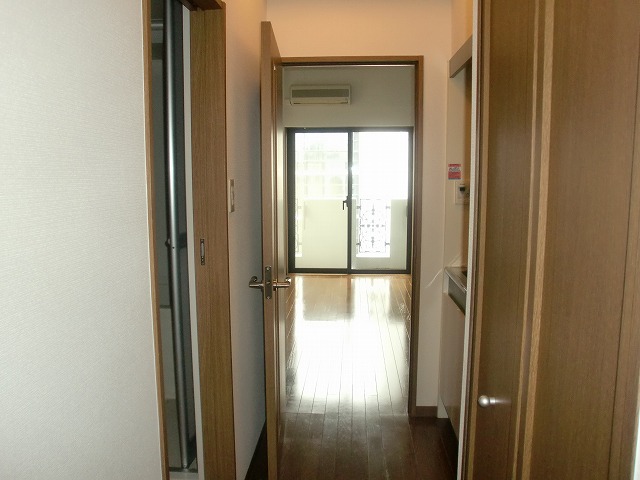 その他部屋・スペース　室内はフローリング貼りの洋室になります