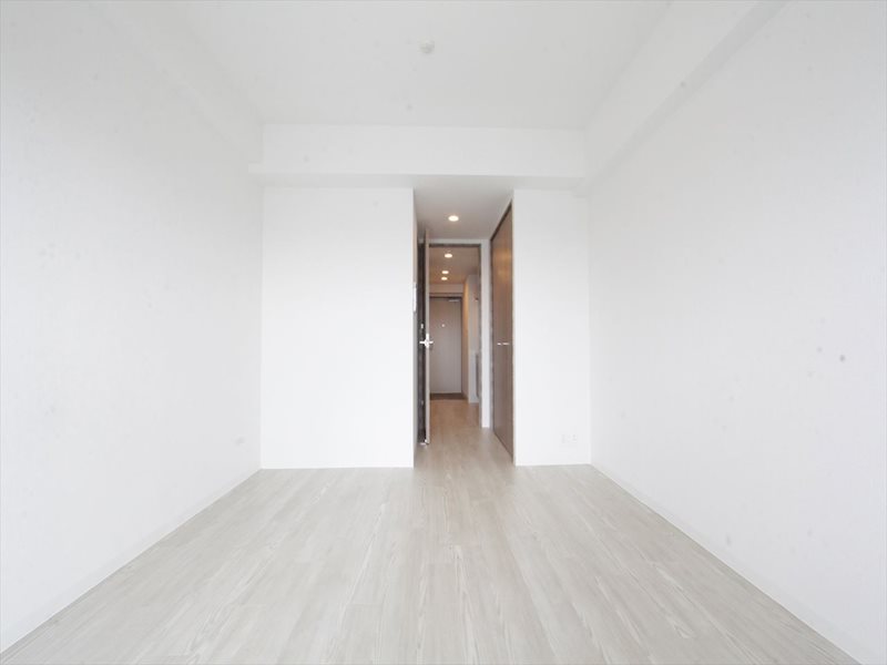 居室・リビング　洋室7.4帖　エアコン完備　バルコニーに面しています