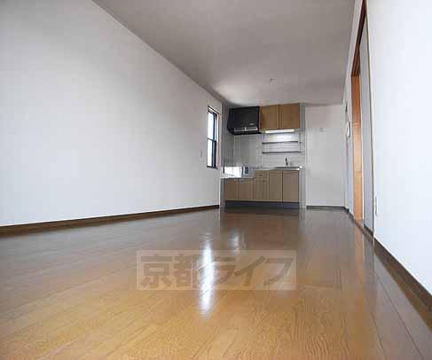 居室・リビング　リビング１０．５帖のお部屋です