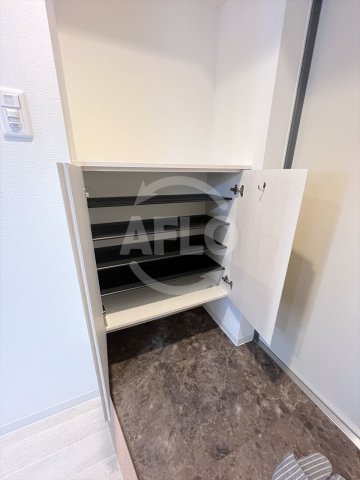 収納　エグゼ大阪イースト　シューズボックス