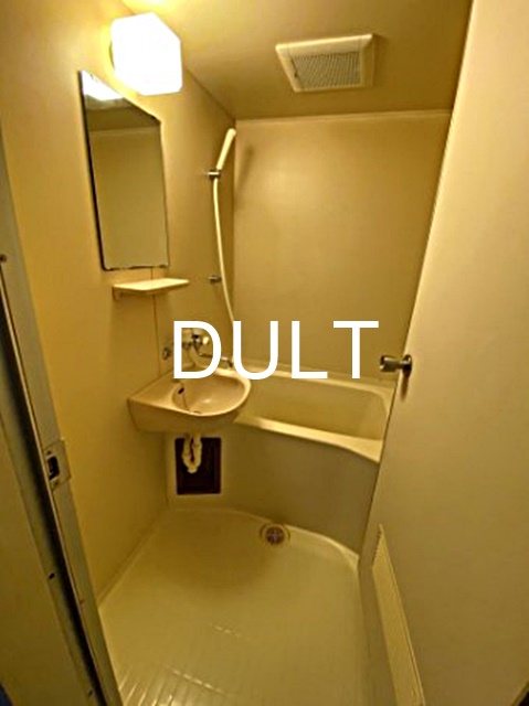 バス・シャワールーム　バスルームです。