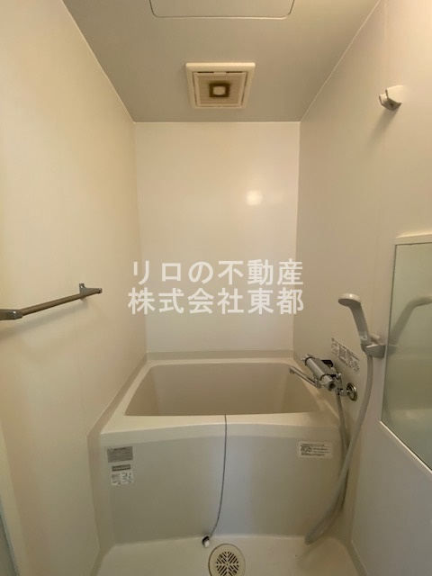 バス・シャワールーム　バストイレ別！湯船につかることで日頃の疲れを癒せます♪