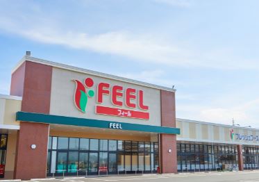 スーパー　フィール SHIROWA店（スーパー）まで421m