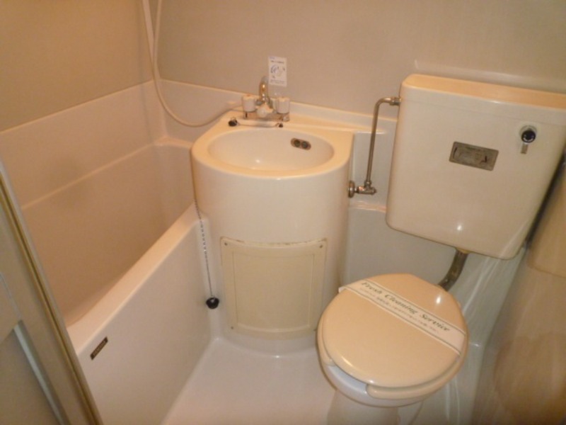 バス・シャワールーム　キレイな３点ユニット♪