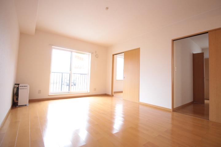 居室・リビング　内装反転写真