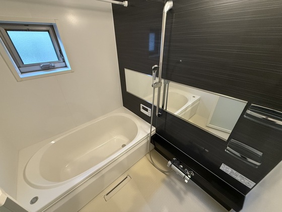 バス・シャワールーム　※別部屋の写真です