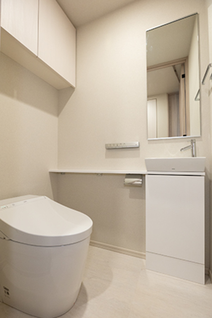 トイレ　※写真は同タイプ住戸です。