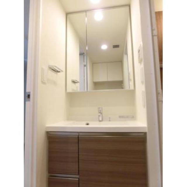 洗面設備　※写真は同タイプ住戸です。