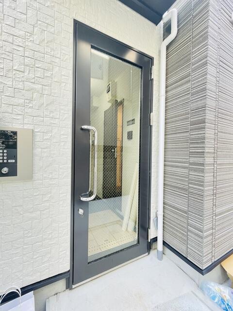 エントランス　共用部分の入り口です