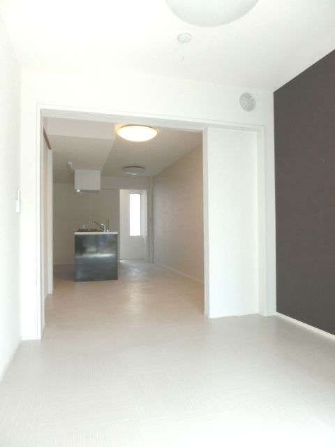 その他部屋・スペース　白を基調とした清潔感のあるお部屋です。