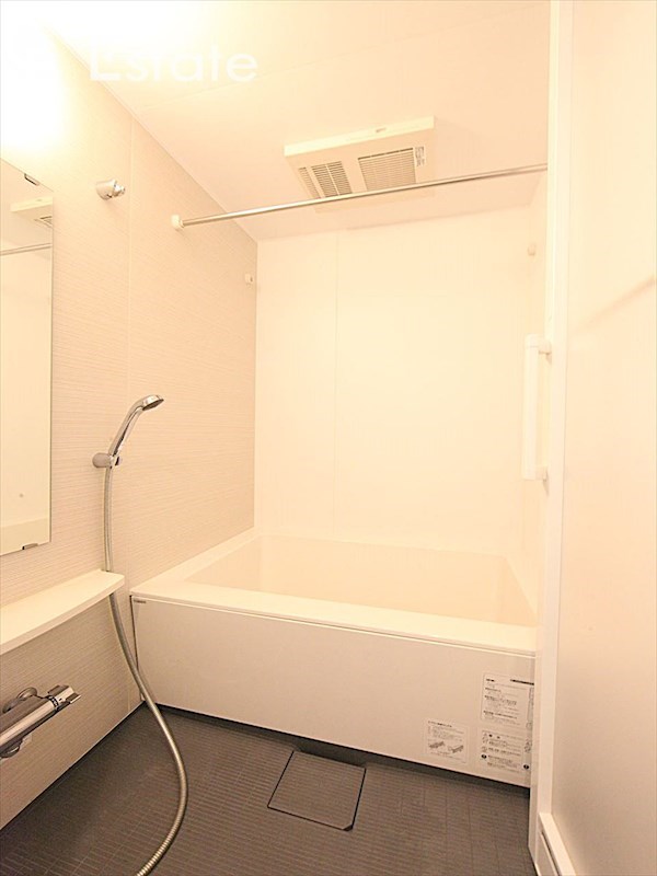 バス・シャワールーム　バスルーム