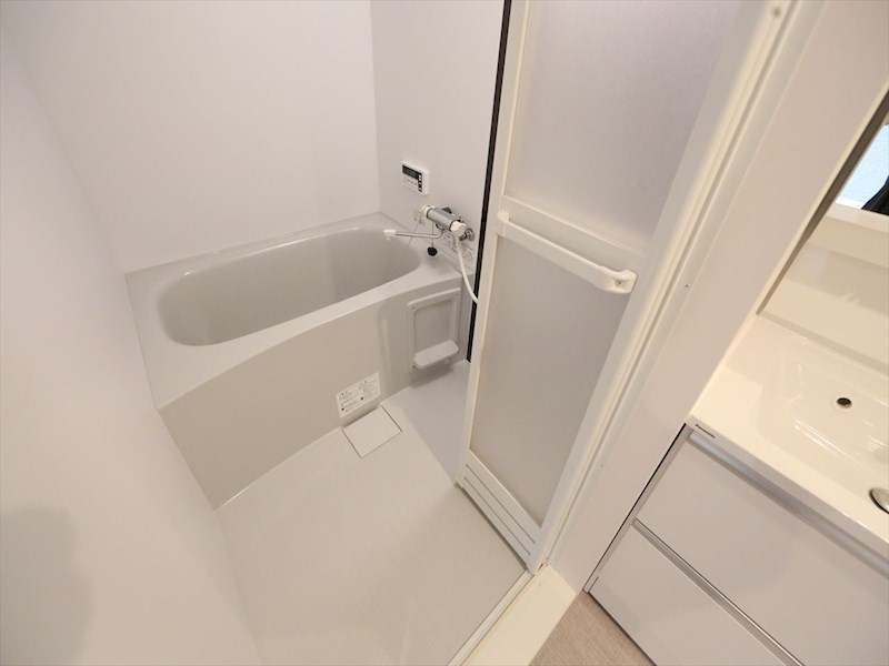 バス・シャワールーム　浴室暖房乾燥機付　追い焚き機能付お風呂　同仕様写真