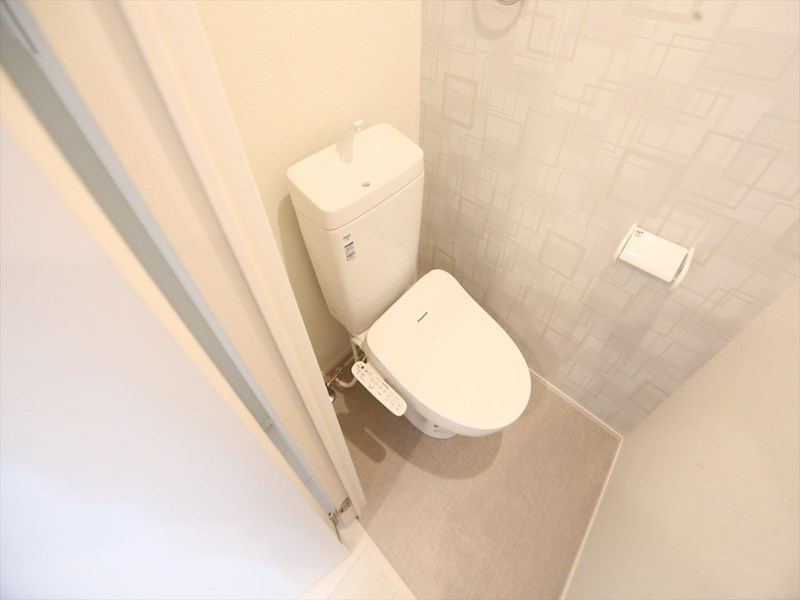 トイレ　温水洗浄暖房便座付トイレ　同仕様写真