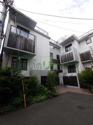 建物外観　可染館