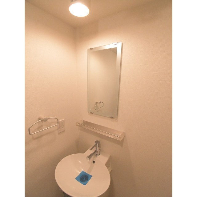 洗面設備　スペースが確保できる洗面所です