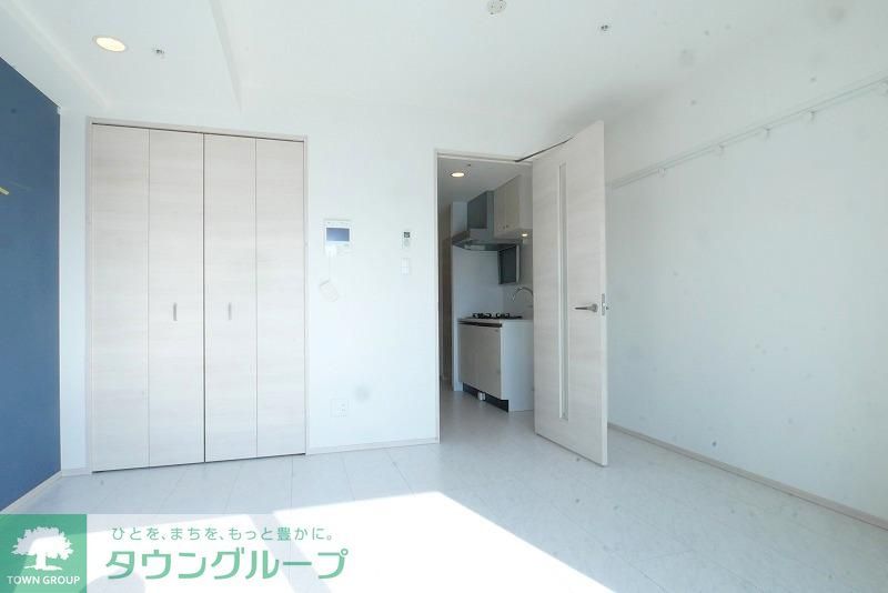 居室・リビング　エントランス