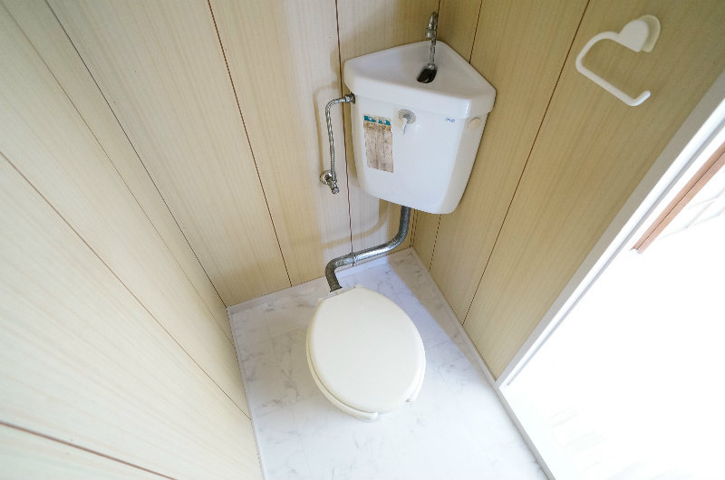 トイレ　※同タイプ108号室の写真です★（実際のお部屋とは異なります