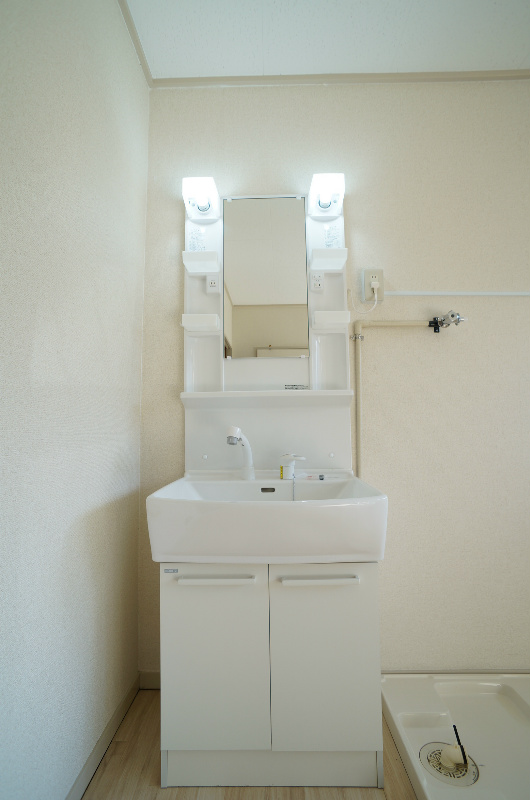 洗面設備　※同タイプ108号室の写真です★（実際のお部屋とは異なります