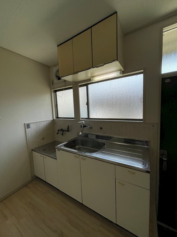 キッチン　※同タイプ108号室の写真です★（実際のお部屋とは異なります