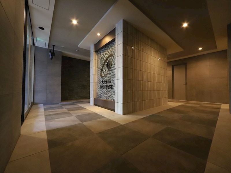 エントランス　エントランス　オートロック　宅配ＢＯＸ　防犯カメラ