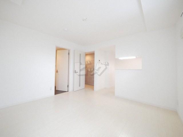 居室・リビング　明るいリビングで気持ちも明るくなりますね♪