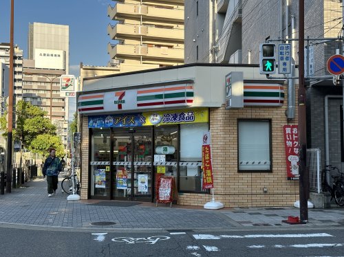 コンビニ　セブンイレブン 浪速日本橋西店（コンビニ）まで488m
