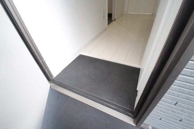 玄関　※別室の参考写真の為、現況優先です。