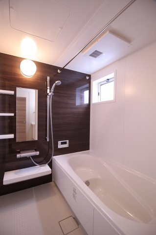 バス・シャワールーム　お風呂で日々の疲れを落としましょう