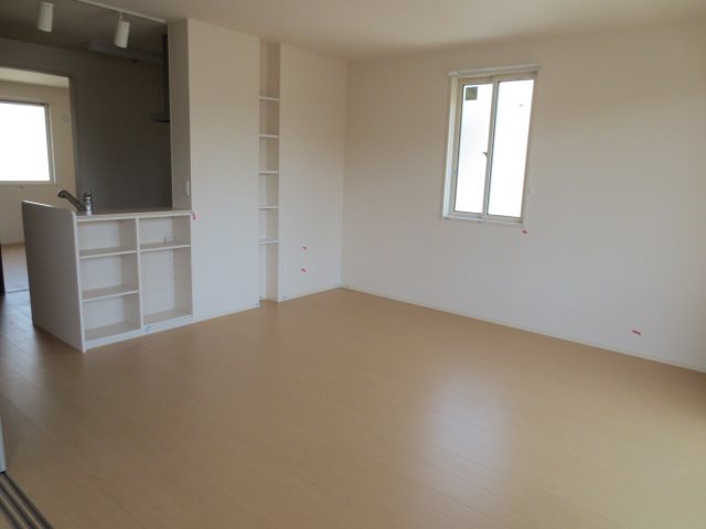 居室・リビング　別号室参考写真