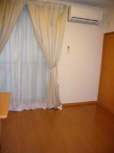 居室・リビング　2階は絨毯仕様